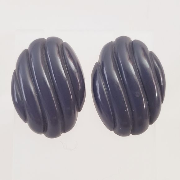 Dark Gray Wavy Acryclic Clip Ons - Picture 5 of 5